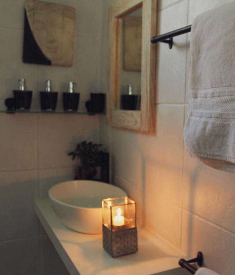 Alluring Self Catering 2 Bedroom Villa At Bokmakierie Villas Windhoek Ngoại thất bức ảnh