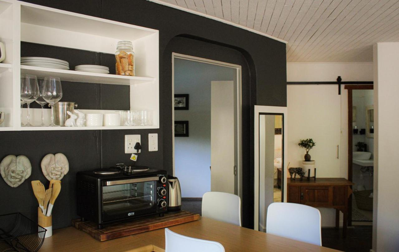 Alluring Self Catering 2 Bedroom Villa At Bokmakierie Villas Windhoek Ngoại thất bức ảnh