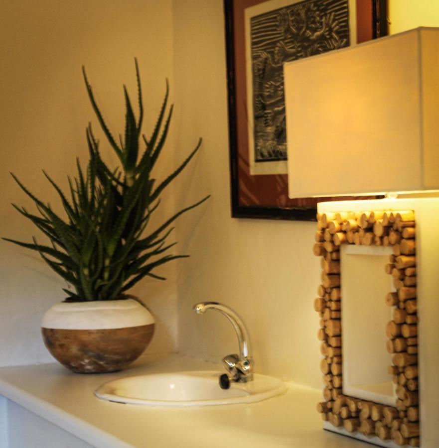 Alluring Self Catering 2 Bedroom Villa At Bokmakierie Villas Windhoek Ngoại thất bức ảnh
