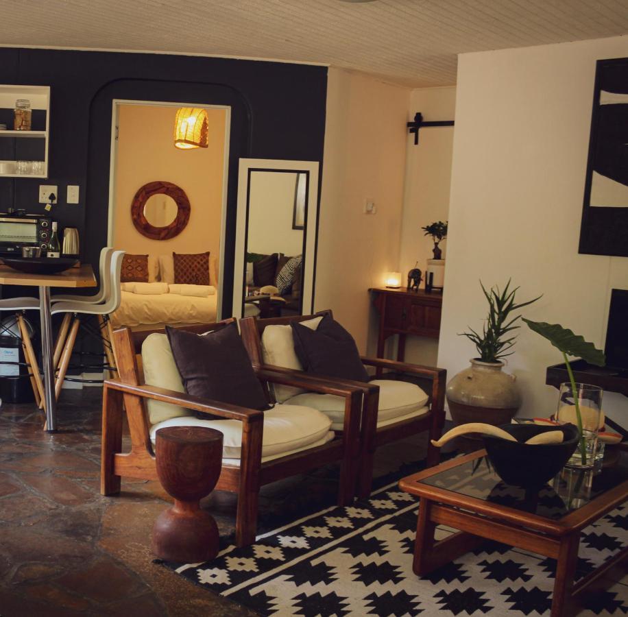 Alluring Self Catering 2 Bedroom Villa At Bokmakierie Villas Windhoek Ngoại thất bức ảnh