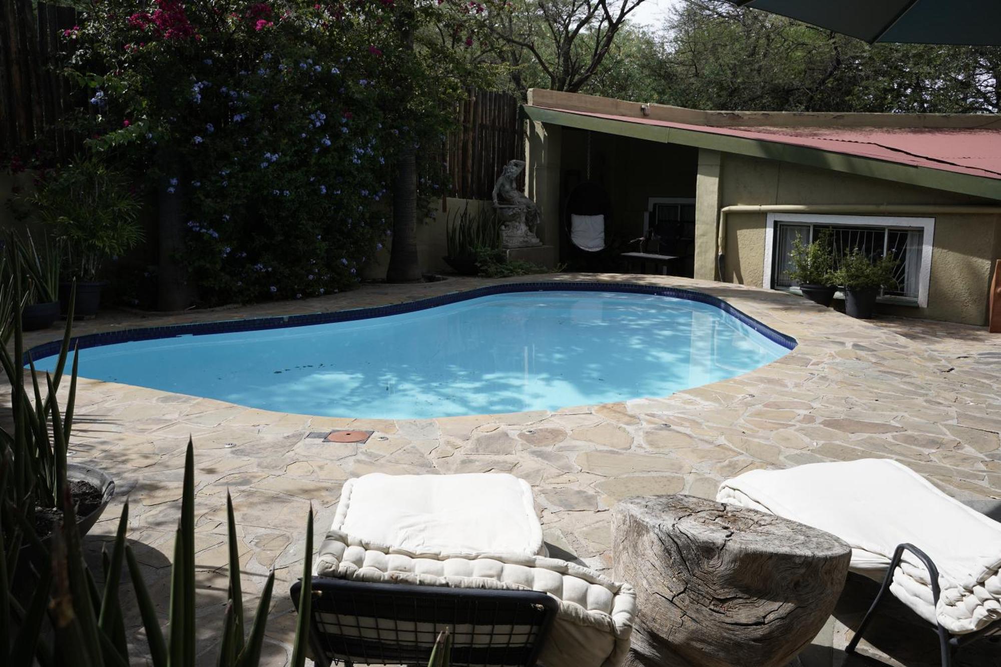 Alluring Self Catering 2 Bedroom Villa At Bokmakierie Villas Windhoek Ngoại thất bức ảnh