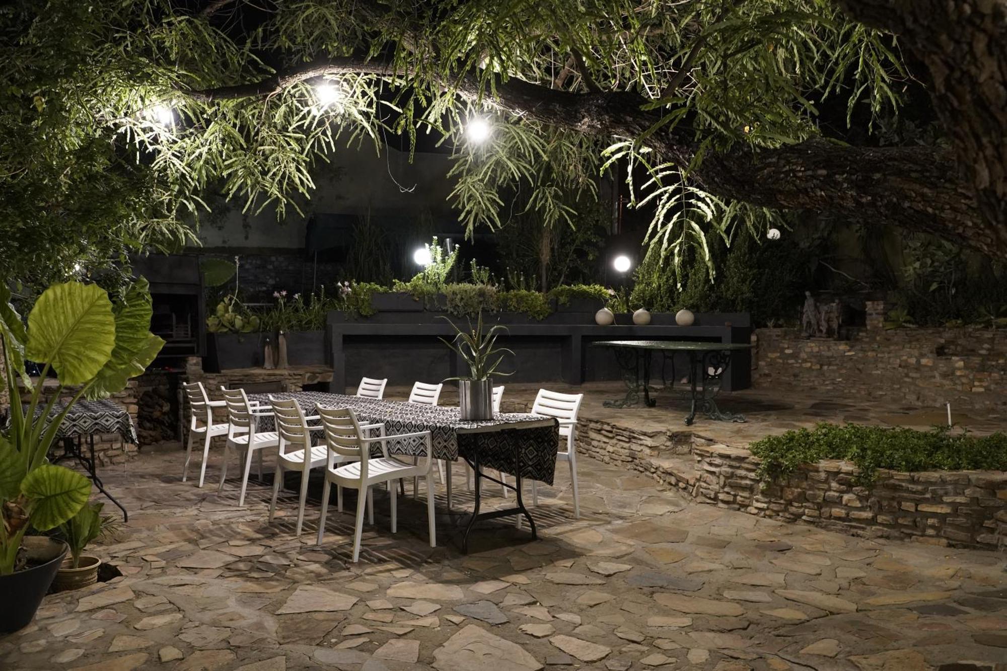 Alluring Self Catering 2 Bedroom Villa At Bokmakierie Villas Windhoek Ngoại thất bức ảnh